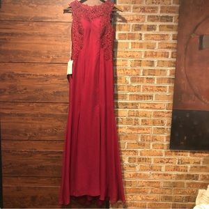 NWT Beautiful long sequins deep red evening gown size 4